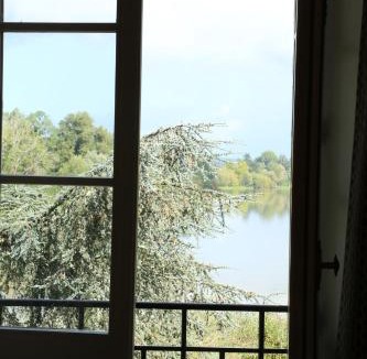 Saint-Jean-de-Blaignac House | Château de Courtebotte