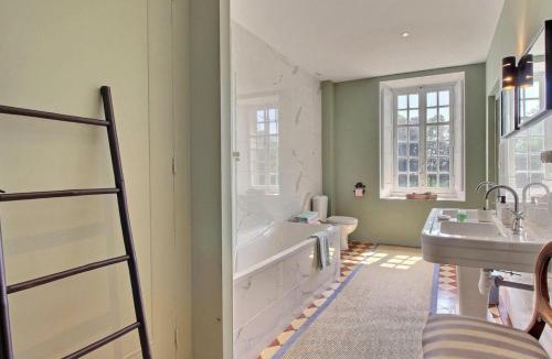 Saint-Dolay Bed & Breakfast | Château de Cadouzan