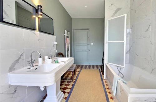 Saint-Dolay Bed & Breakfast | Château de Cadouzan