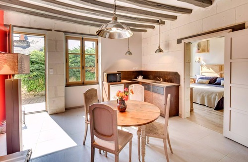 Candes-Saint-Martin Apartment | Château de Candes Art et Spa