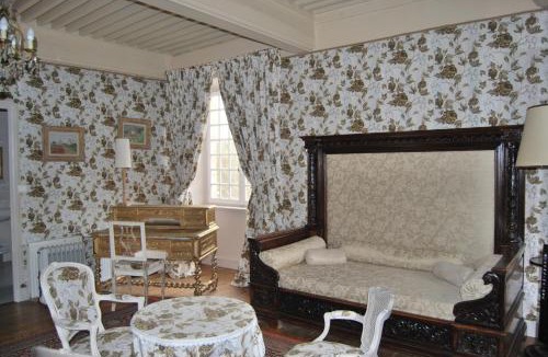 Olliergues House | Château de Chantelauze