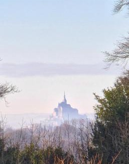 Bacilly Bed & Breakfast | Château de Chantore