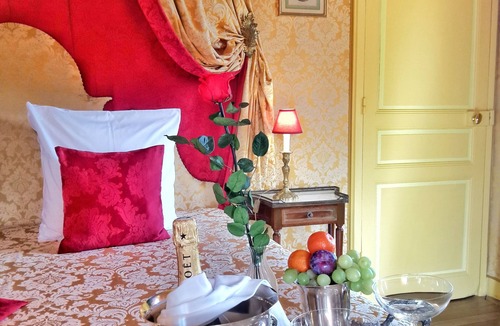 Bacilly Bed & Breakfast | Château de Chantore