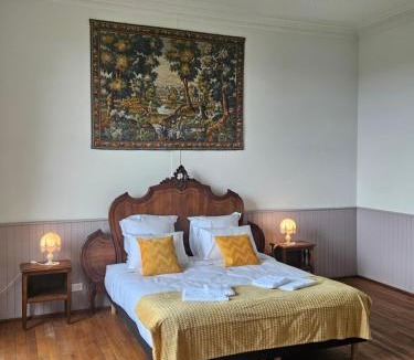 Saint-Bard Bed & Breakfast | Château de Chazelpaud