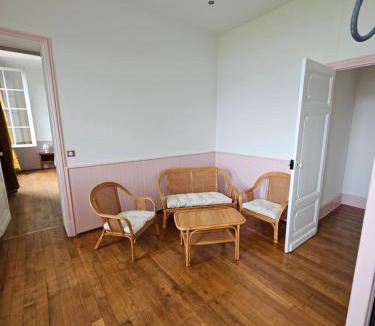 Saint-Bard Bed & Breakfast | Château de Chazelpaud