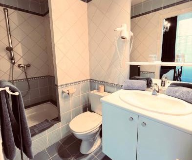 Sury-aux-Bois Hotel | Château de CHICAMOUR