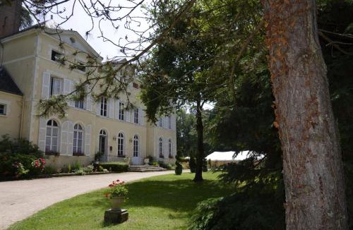 Sury-aux-Bois Hotel | Château de CHICAMOUR