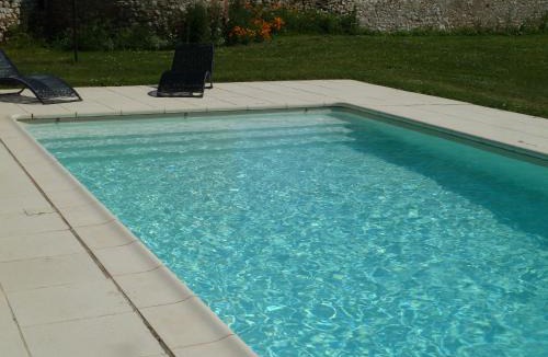 Saint-Menoux Bed & Breakfast | Château de Clusors