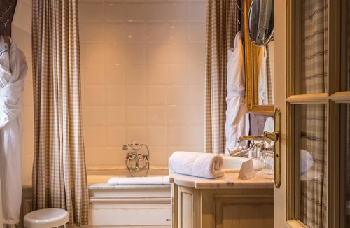 Courcelles-sur-Vesles Hotel | Château de Courcelles - Relais & Châteaux