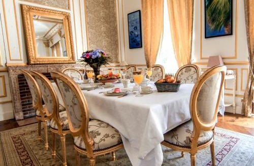 Chatenoy-le-Royal Bed & Breakfast | Château de Corcelle - Chambres et table d'hôtes