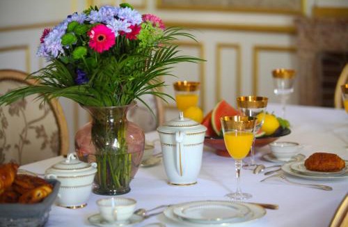 Chatenoy-le-Royal Bed & Breakfast | Château de Corcelle - Chambres et table d'hôtes