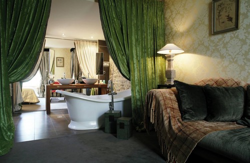 Fere-en-Tardenois Hotel | Château de Fère