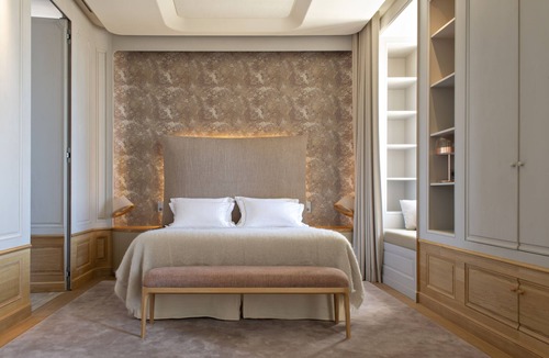 Robins Bay Bed & Breakfast | Château de Ferrand