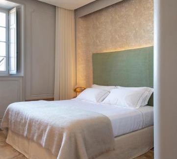 Robins Bay Bed & Breakfast | Château de Ferrand