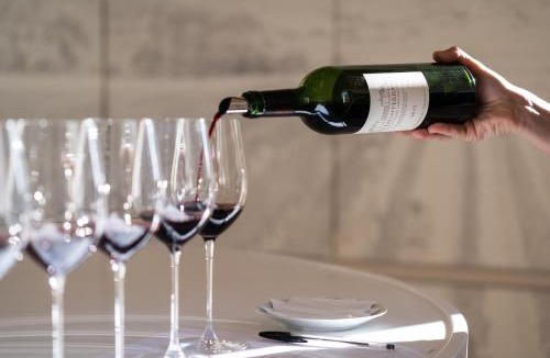 Robins Bay Bed & Breakfast | Château de Ferrand