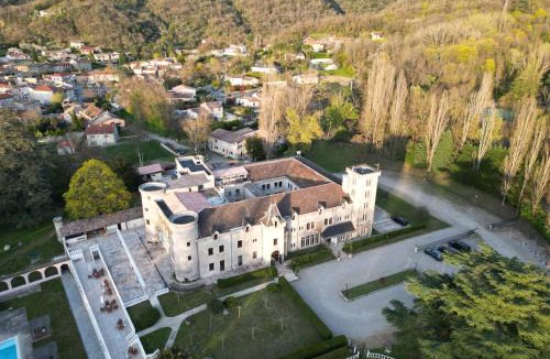 Serves-sur-Rhone Hotel | Château de Fontager