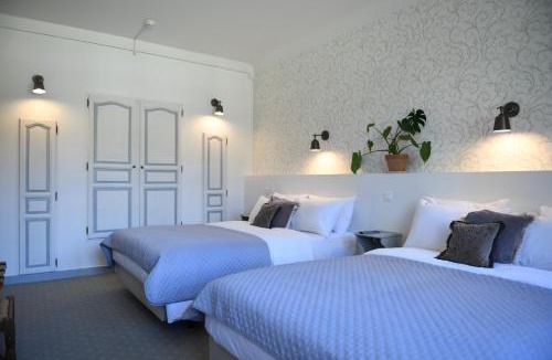 Serves-sur-Rhone Hotel | Château de Fontager