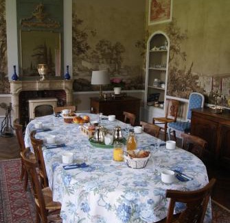 Biozat Bed & Breakfast | Château de Fontnoble