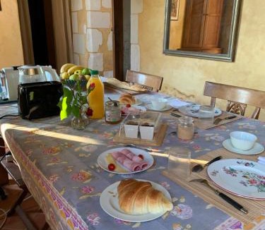 Beaumont-Pied-de-Boeuf Bed & Breakfast | Château de la Faverie chambres d hôtes