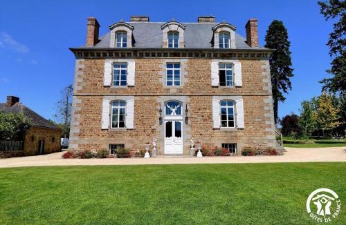 Mezieres-sur-Couesnon Bed & Breakfast | Château de la giraudais