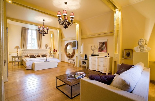 Saint-Denis-le-Thiboult Hotel | Château de Belmesnil