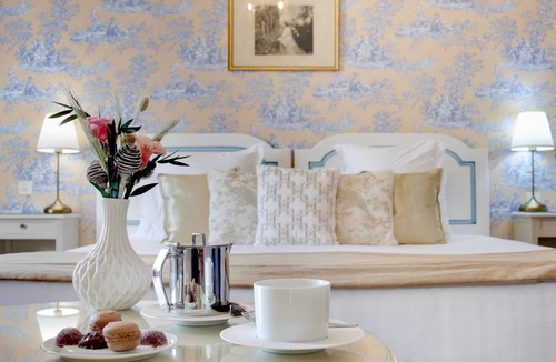 Saint-Etienne-de-Chigny Hotel | Château De Beauvois - La Maison Younan