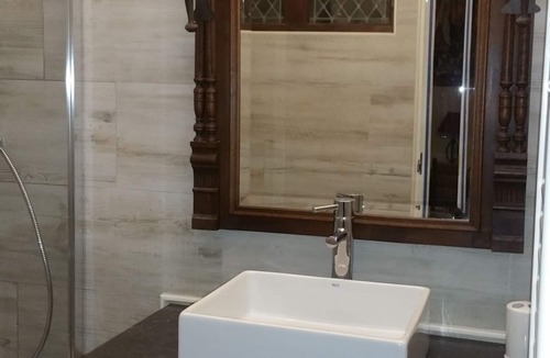 Saint-Remy-de-Chargnat Bed & Breakfast | Château des Aiguilles