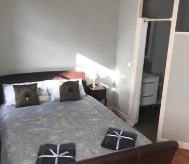 Gontaud House | Château De Grenier Gite