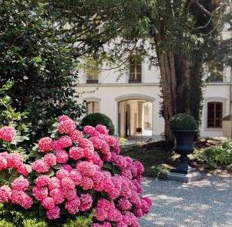 Vevey Bed & Breakfast | Château de l'Aile- Boutique Suites