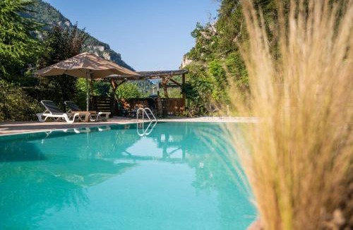 Laval-du-Tarn Hotel | Château De La Caze Piscine & Spa - Ste Enimie