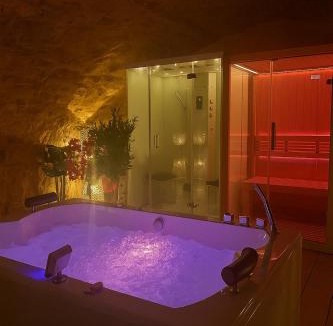 Laval-du-Tarn Hotel | Château De La Caze Piscine & Spa - Ste Enimie