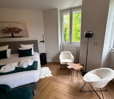 Geneuille Hotel | Château de La Dame Blanche - Logis