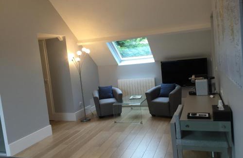 Trie-Chateau Bed & Breakfast | Château de la Folie