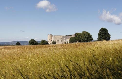 Ferrassieres Bed & Breakfast | Château de la Gabelle Férrassières