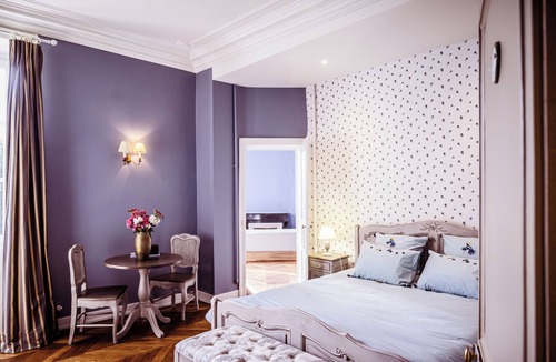 Vallon-sur-Gee Bed & Breakfast | Château de la Grange Moreau - Room Jacques Louis Belin de Béru