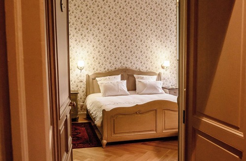 Vallon-sur-Gee Bed & Breakfast | Château de la Grange Moreau - Chambre Claude de Dommaigné