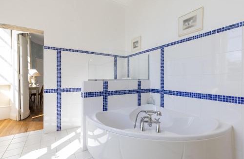 Aizenay Bed & Breakfast | Château de la Marronnière