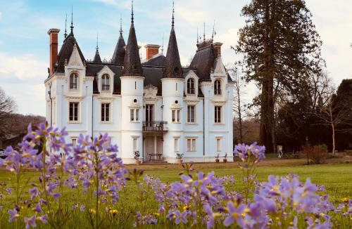 Noailly Bed & Breakfast | Château de la Motte