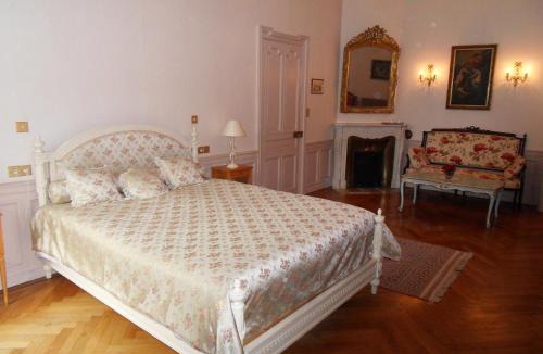 Noailly Bed & Breakfast | Château de la Motte