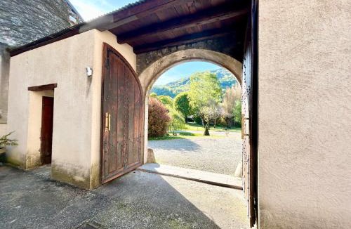 Cruet Bed & Breakfast | Château De La Rive