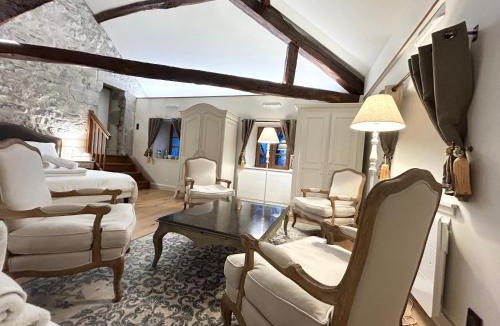 Cruet Bed & Breakfast | Château de la Rive - Suite des Coteaux - Duplex 6 personnes