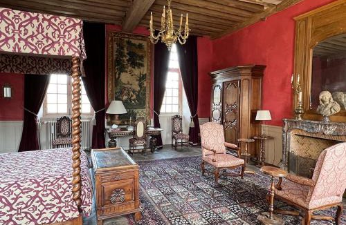Pontgouin Bed & Breakfast | Château de La Rivière