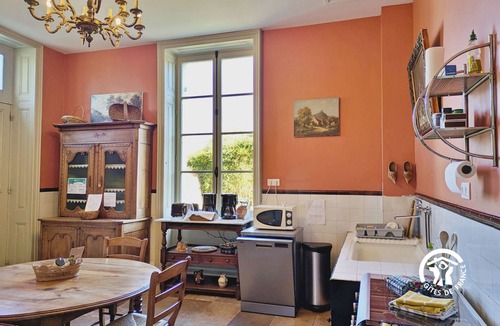 Ahuille Cottage | Château de la Roche 11-12 pers, historical charm, comfort included