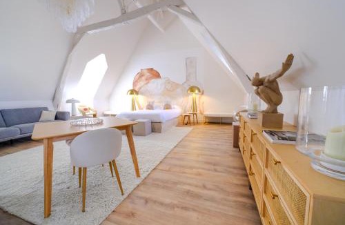 Vivy House | Château de la Ronde