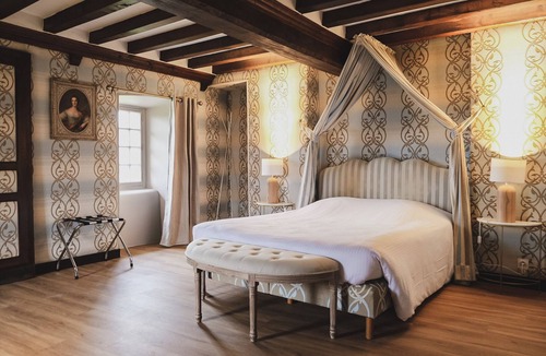 Hebecrevon Hotel | Château de la Roque