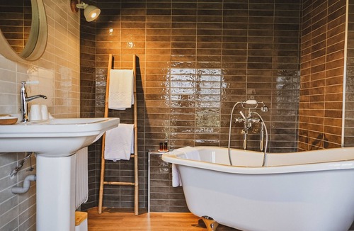 Hebecrevon Hotel | Château de la Roque