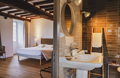 Hebecrevon Hotel | Château de la Roque