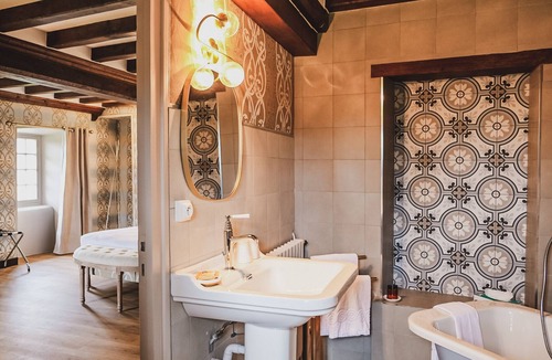 Hebecrevon Hotel | Château de la Roque