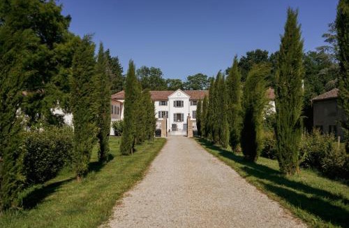 Romaneche-Thorins House | Château de la Tour