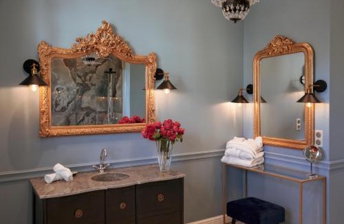 Romaneche-Thorins House | Château de la Tour